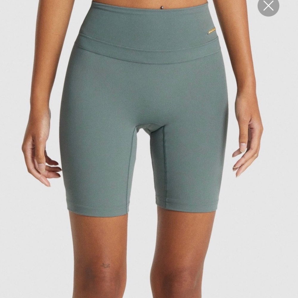 Gymshark X Whitney Simmons cycle shorts- size medium- eucalyptus